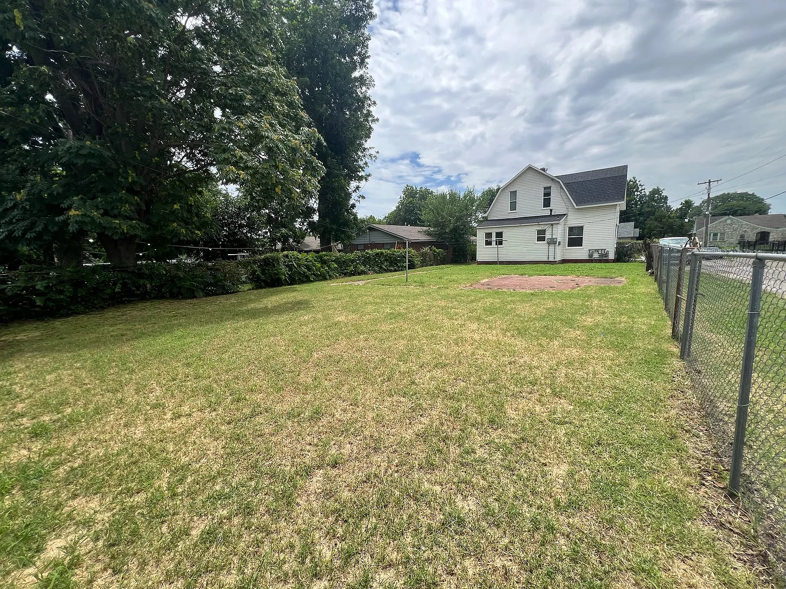 3 bed, 1.5 bath, 1100 sqft, $1,125 — Photo 3