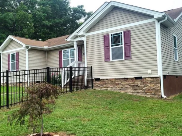 385 Pinehurst Ave, Carthage, NC 28327