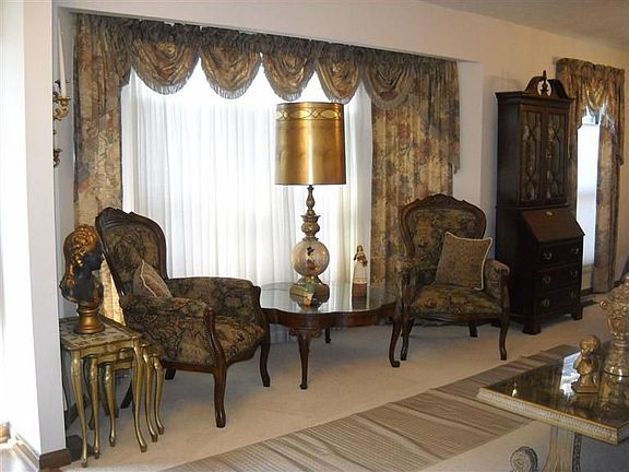 3rd image of 8516 Pheasant Dr