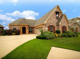 574 Chinquipin Dr, Bossier City, LA 71111