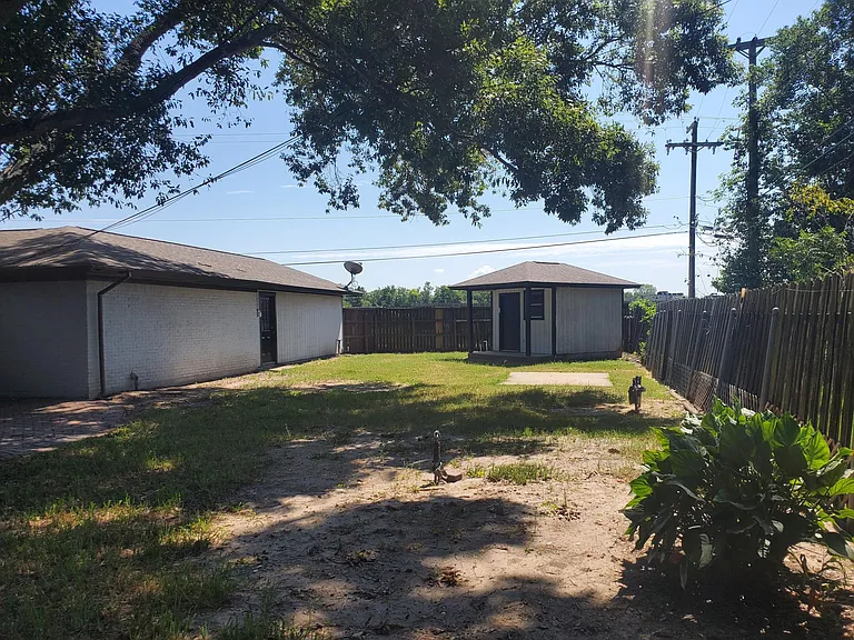 101 Lindsey Ave — Photo 24