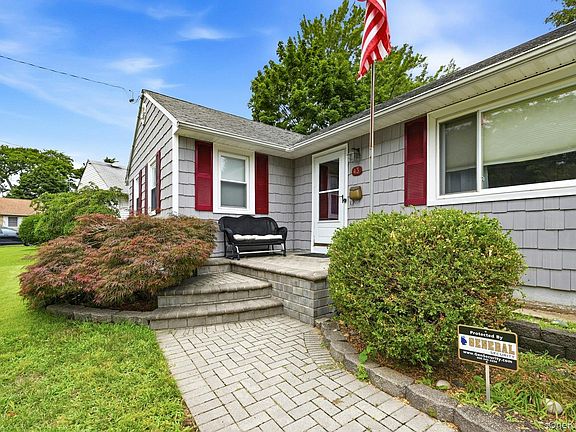 3rd image of 43 Tappan Avenue