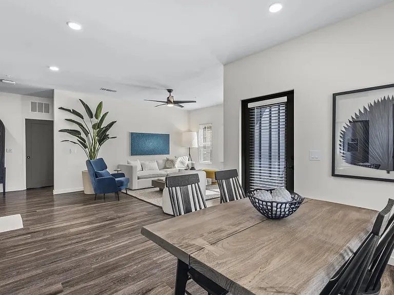 Azalea Luxury Apartments — Photo 10