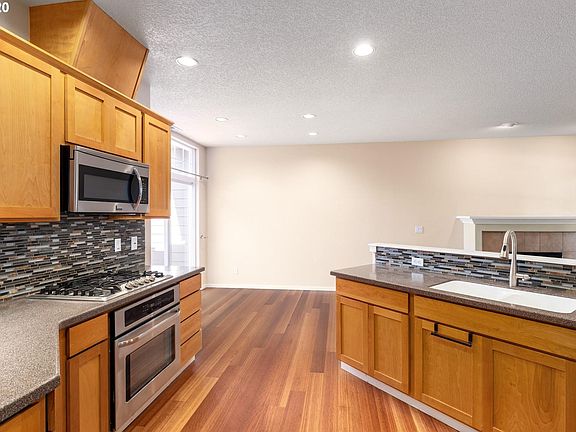 2nd image of 7060 NE Cherry Dr