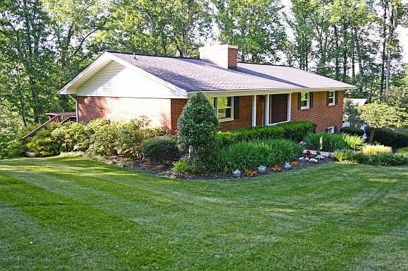 2nd image of 1416 Woodmont Dr