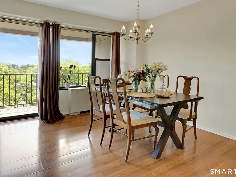 44 Strawberry Hill Ave #5C — Photo 10