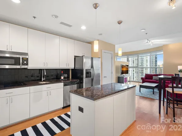 333 W Trade St Unit 1410, Charlotte, NC 28202