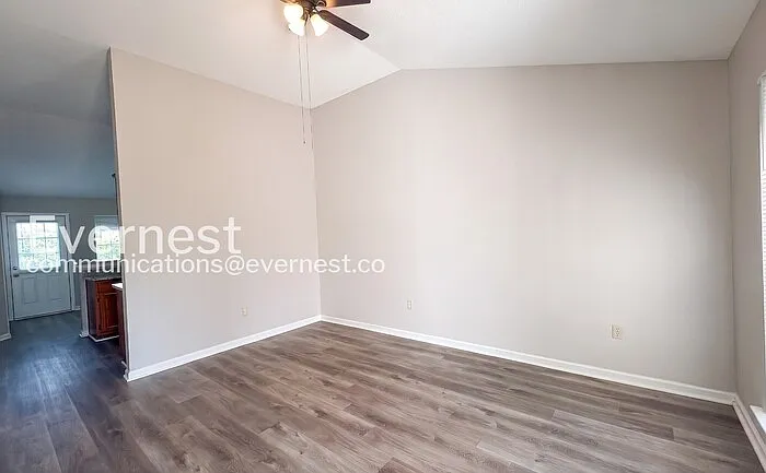 5669 Kaitlyn Dr W — Photo 24