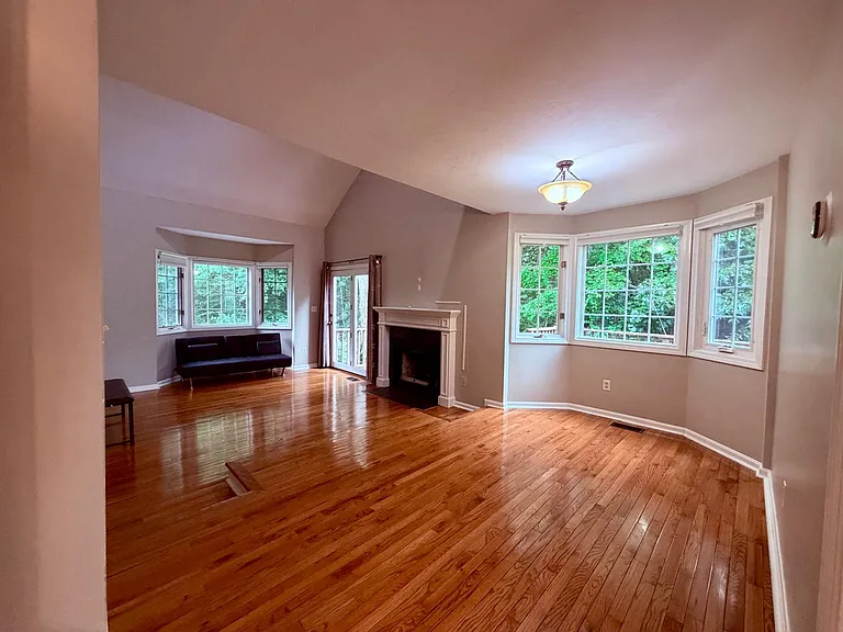 4 Turnbridge Ln — Photo 7