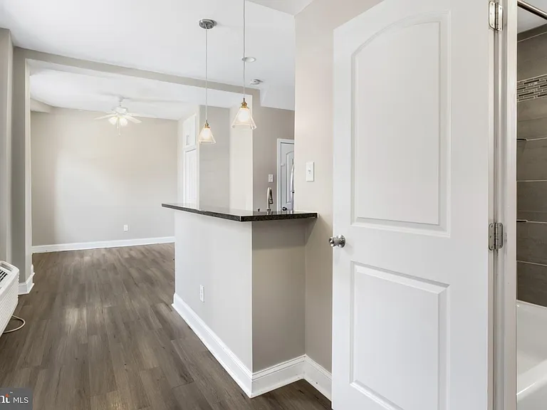 3127 Cedar St #1R — Photo 11