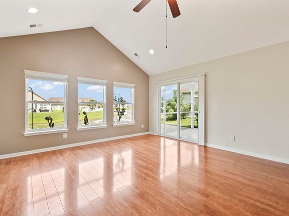 4th image of 1446 Registry Dr.