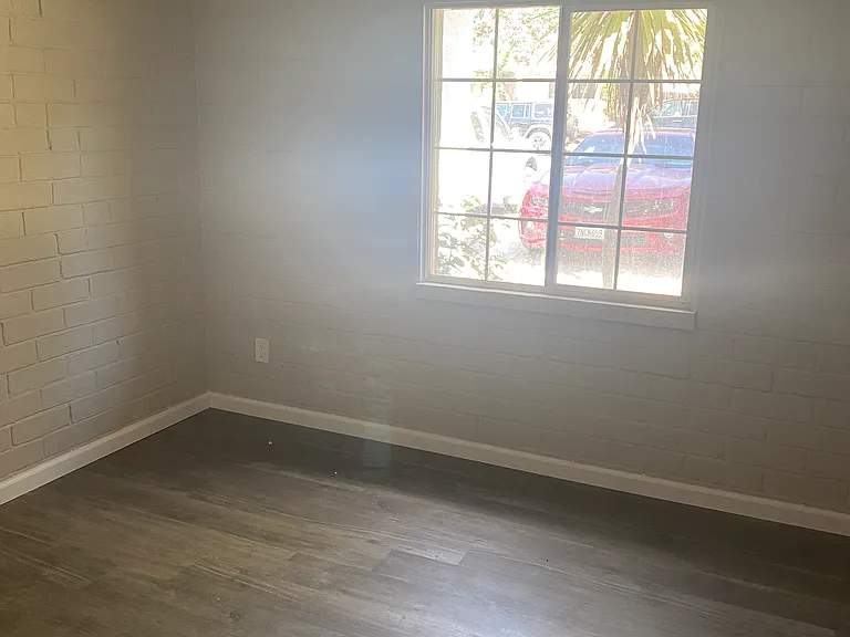 1327 Hornblend St — Photo 7