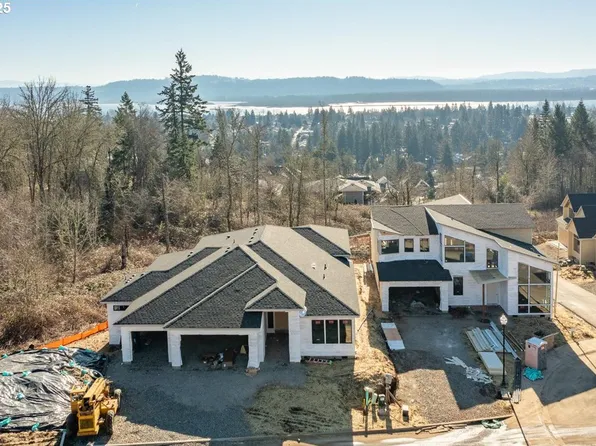 800 N V St, Washougal, WA 98671