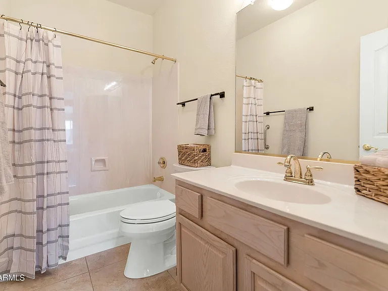 9013 W Kerry Ln — Photo 19