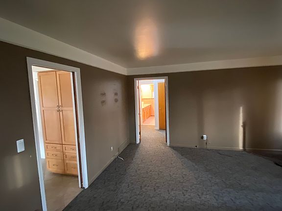 4th image of 24267 Loretta Ave