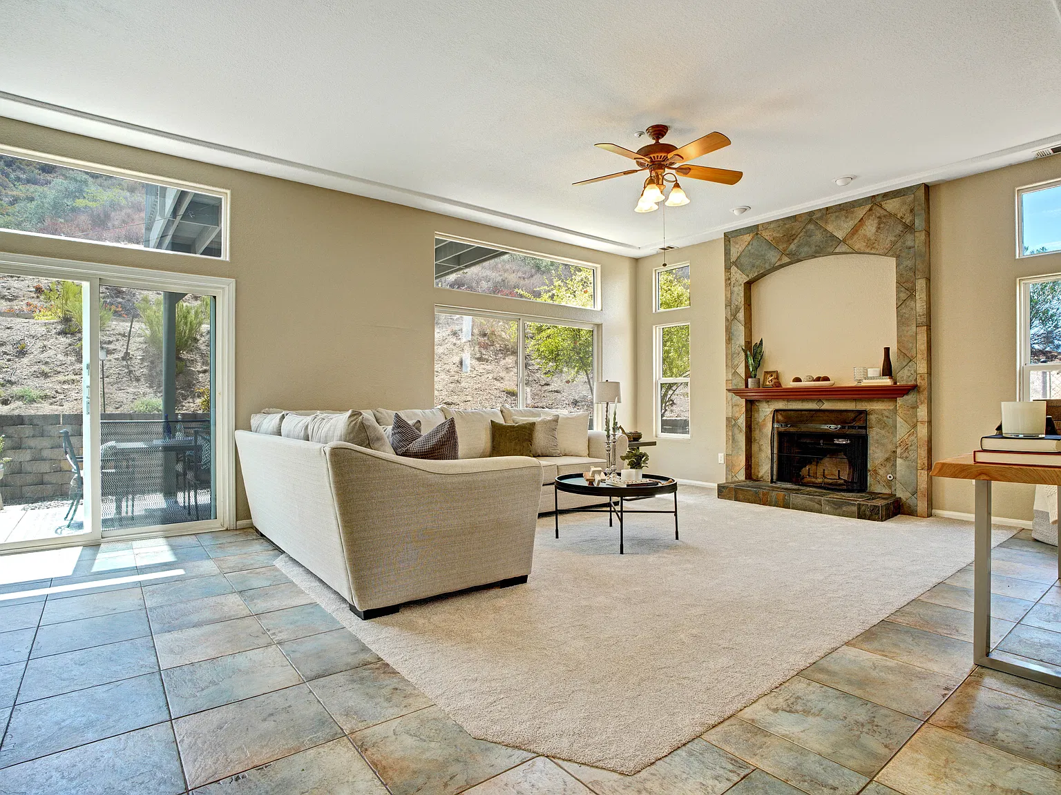 4 bed, 2606 sqft, $4,100 — Photo 2