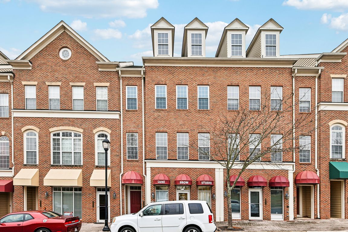 Dashiell Pl-L2111-001.jpg