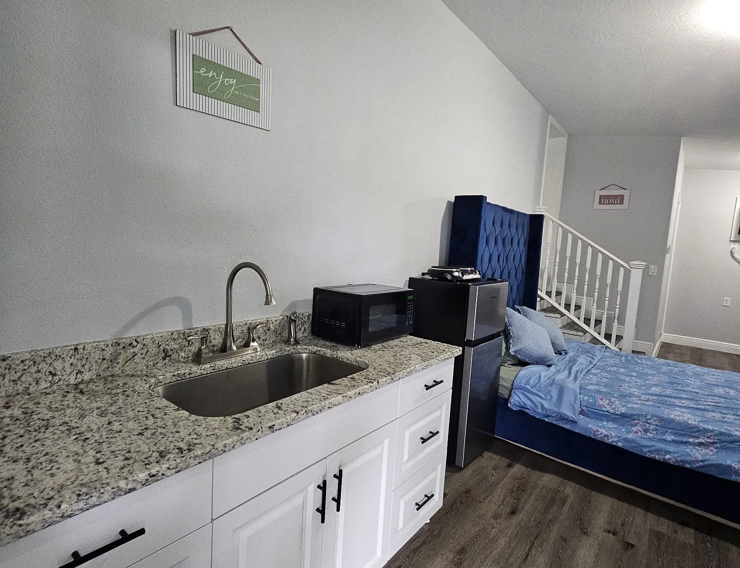 1 bed, 500 sqft, $990 — Photo 2