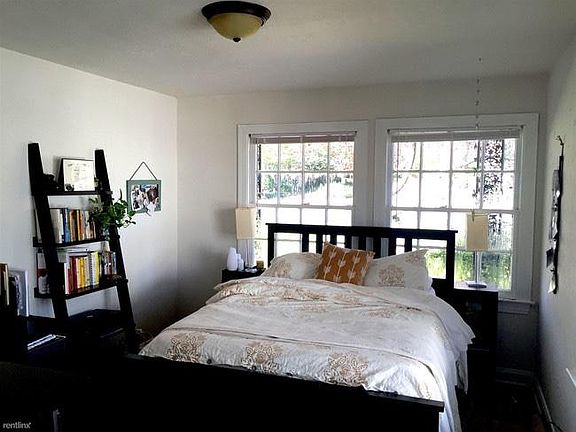 4th image of 1401 Lorrain St APT C