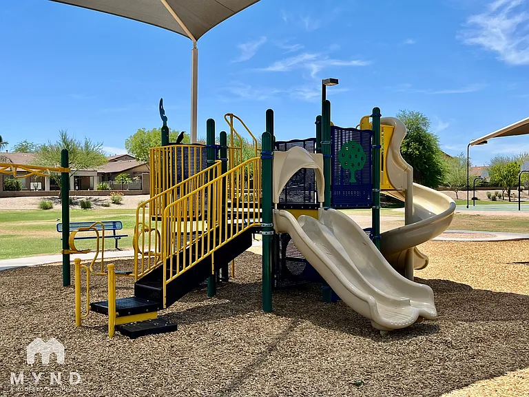 714 E Lovegrass Dr — Photo 23