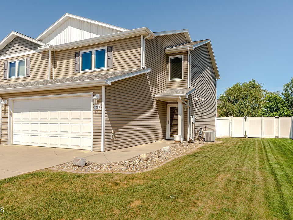 1st image of 3203 Rutland Dr