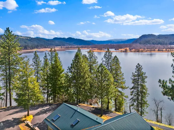 1611 Round Lake Rd, Saint Maries, ID 83861