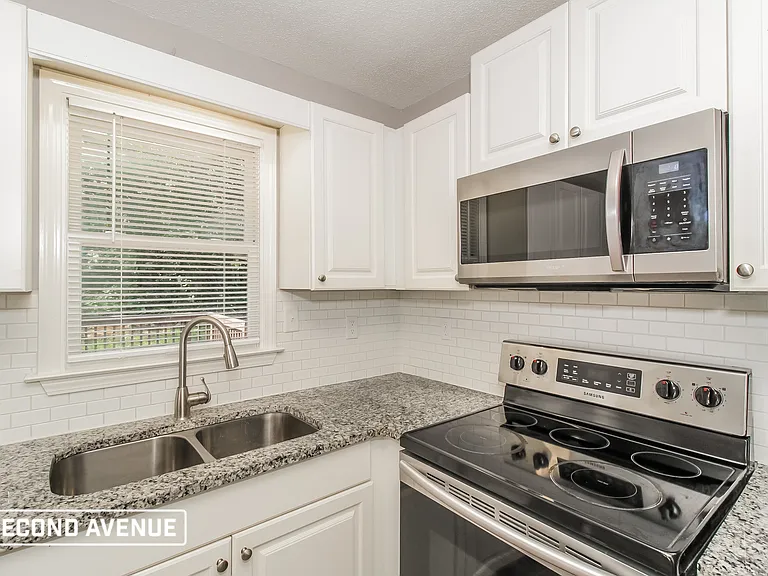 312 Wesley Mill Pl — Photo 7