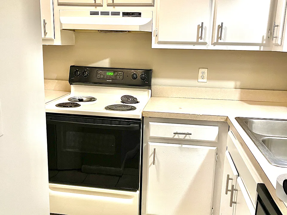 597 Delzan Pl