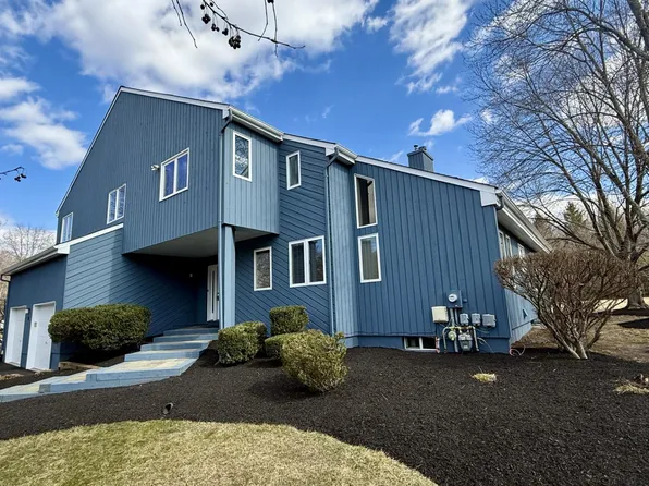 8 Margaret Ct, West Windsor, NJ 08550