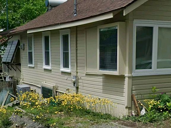 4th image of 240 Lincoln Rd W