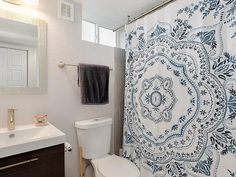Basement full bathroom