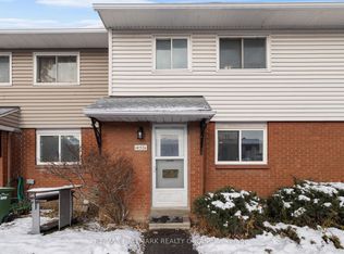 1458 Heatherington Rd #C, Ottawa, ON K1V 6S1