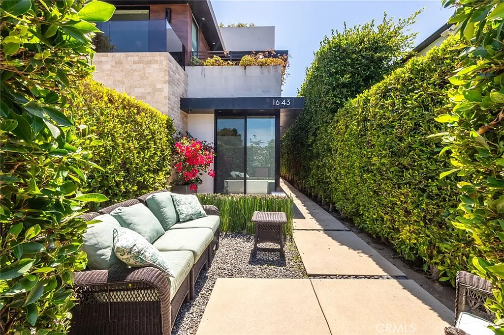 5 bed, 3962 sqft, $18,000 — Photo 4