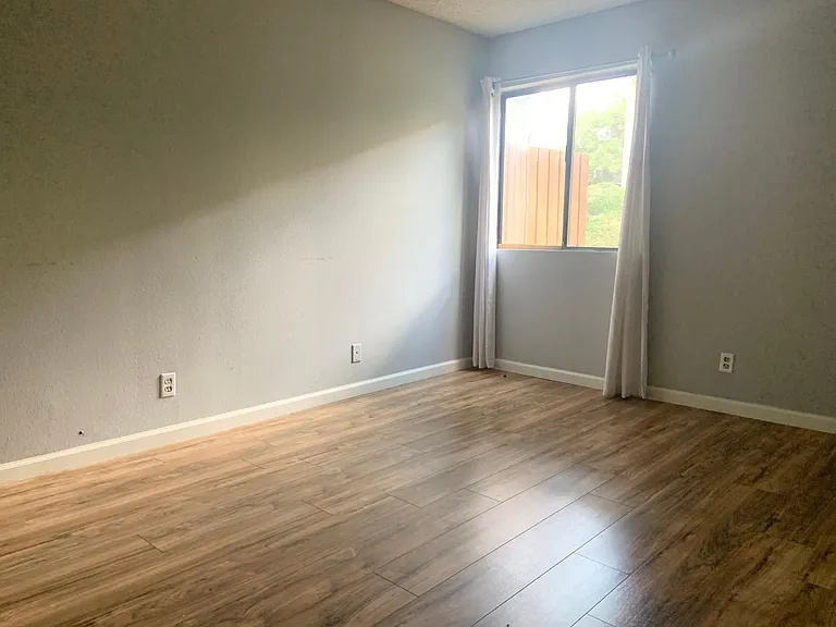 2700 Plumas St #106 — Photo 8