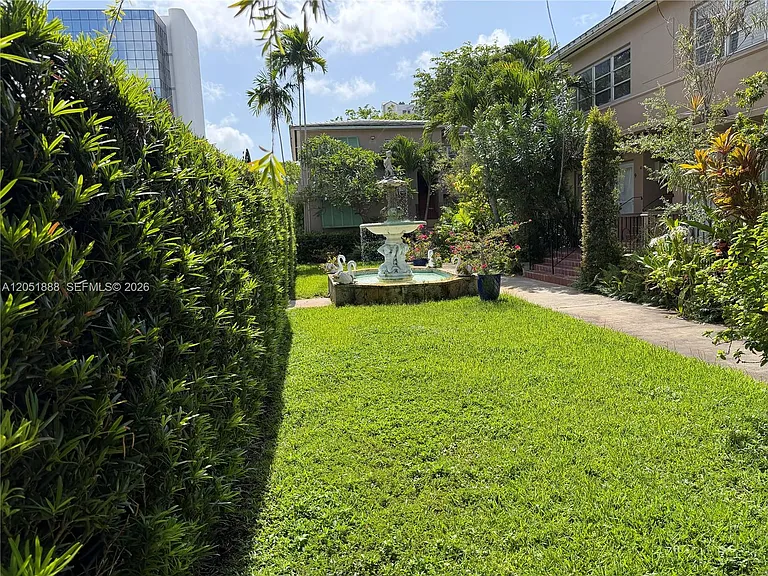 42 Almeria Ave #21 — Photo 3