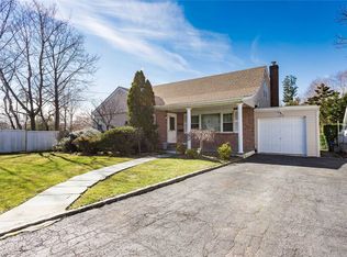 2678 Rockaway Ave, Oceanside, NY 11572