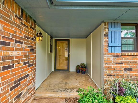 4th image of 505 Whispering Oaks Blvd