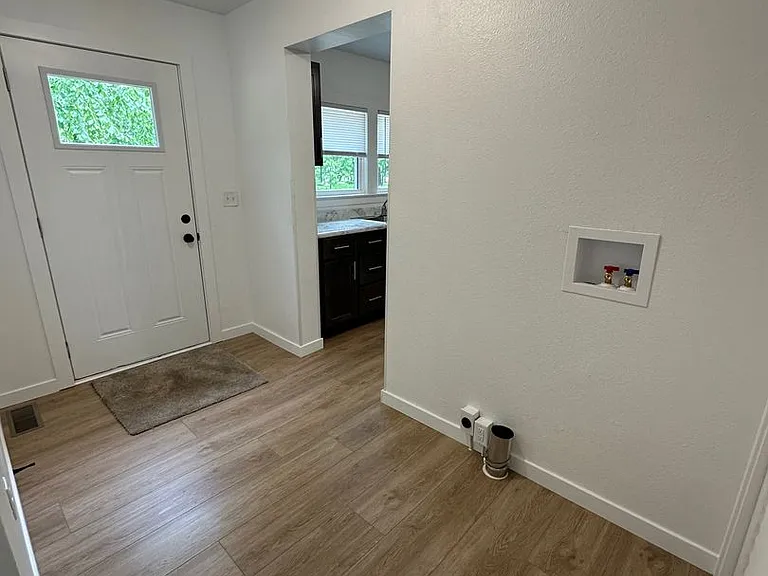 404 W Oakridge Ave — Photo 9