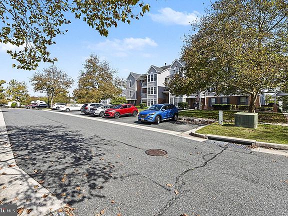 4th image of 11 Laurel Path Ct #11-6