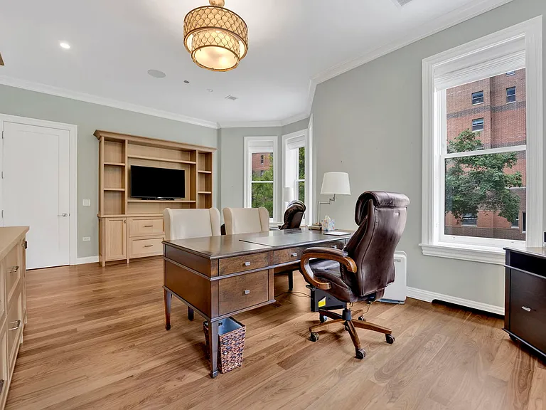 103 E Chestnut St #103 — Photo 7