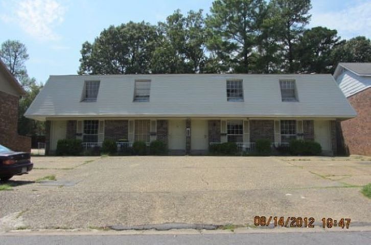 1st image of 1800 Sanford Dr APT 1