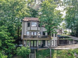 374 Creek Bank Dr, Talking Rock, GA 30175