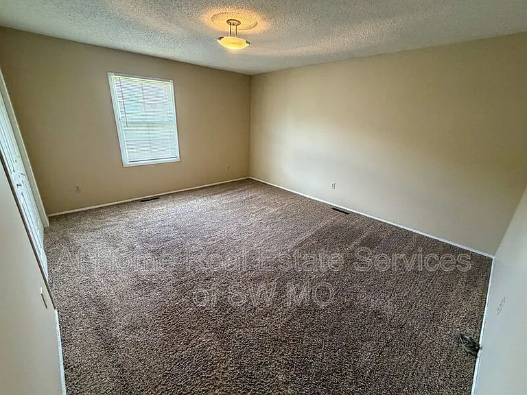 1207 W Sunset St #B — Photo 4