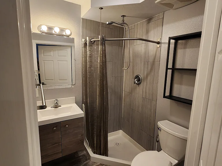 1313 W Morena Blvd #19 — Photo 21