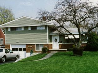 5546 Sunnyside Dr, Toledo, OH 43612