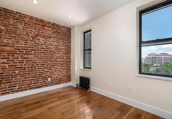 4th image of 941 Washington Ave #645