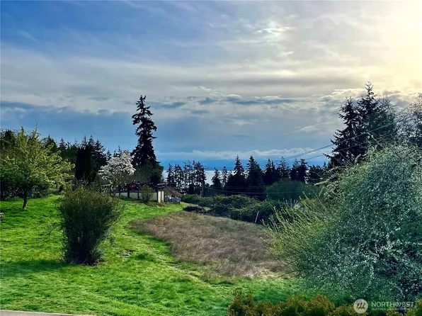 6445 Plum Tree Lane, Clinton, WA 98236