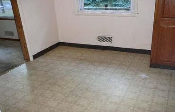 5th image of 699 Ivy Ave E