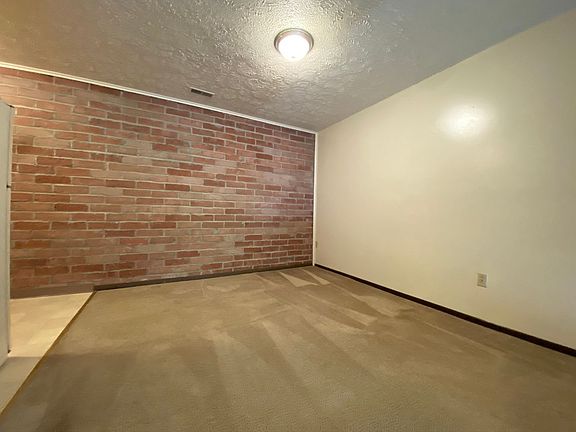 2nd image of 1333 Hunter Rd #9