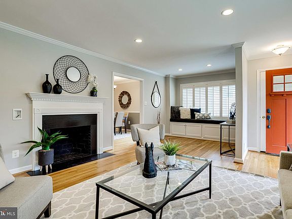 5th image of 304 N Underwood St